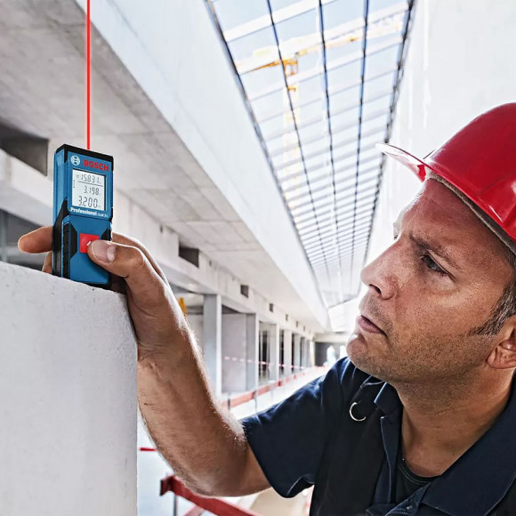 Лазерный дальномер Bosch GLM 30 Лазерный дальномер Bosch GLM 30