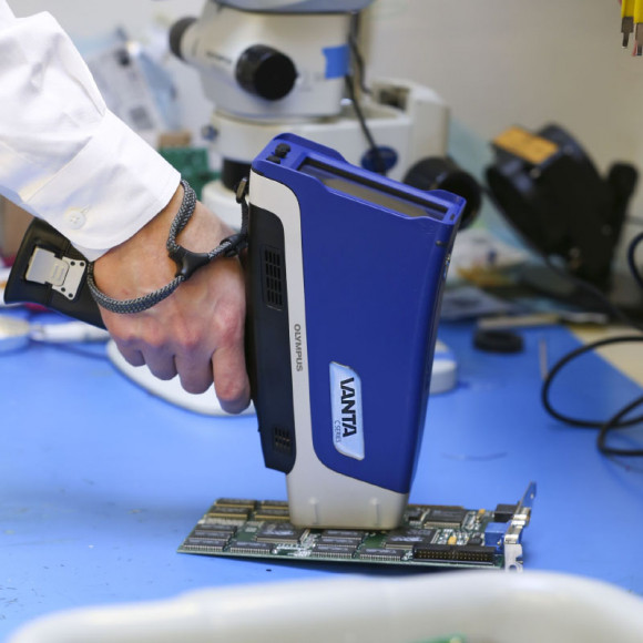 Портативный рентгенофлуоресцентный анализатор Olympus Vanta Портативный рентгенофлуоресцентный анализатор Olympus Vanta