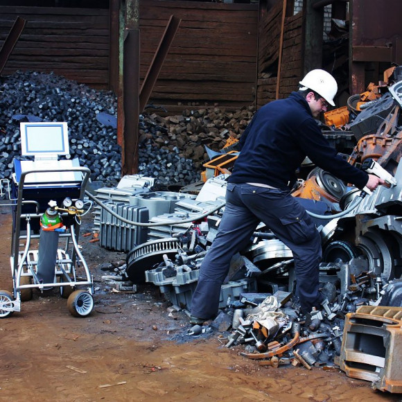 Оптико-эмиссионный спектрометр Q4 MOBILE Оптико-эмиссионный спектрометр Q4 MOBILE