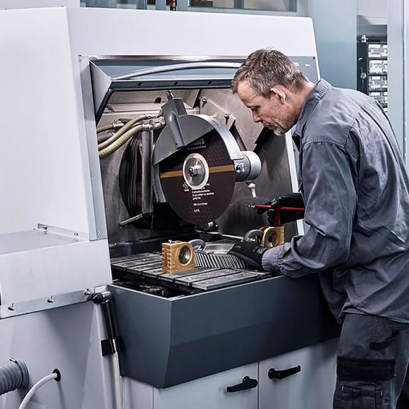 Отрезной станок Axitom Отрезной станок Axitom