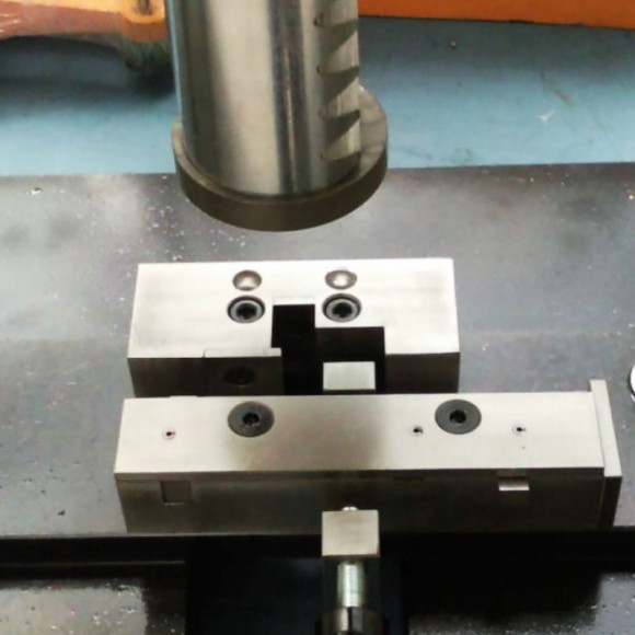 Оборудование для пробоподготовки образцов для испытаний на ударную вязкость