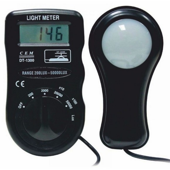 DT-1300 Люксметр